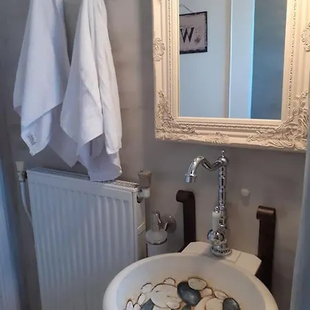 Flower House * Pitrofos