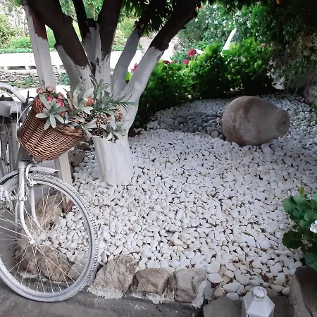 Holiday home Flower House Pitrofos