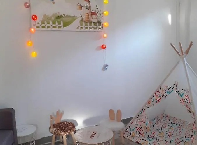 Flower House Tatil Evi Pitrofos